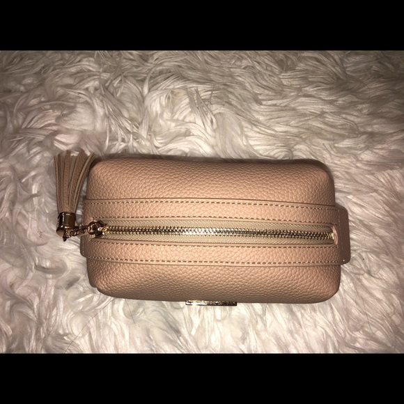 TAN COSMETIC BAG❤️❤️❤️ - Picture 2 of 3